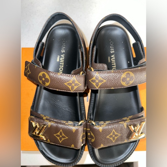 Authenticate Louis Vuitton slides only worn about three times size 39 - Picture 3 of 5